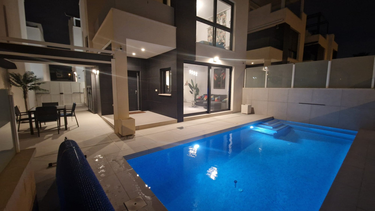 Huis te koop in Punta Prima | 4 slaapkamers H5378116