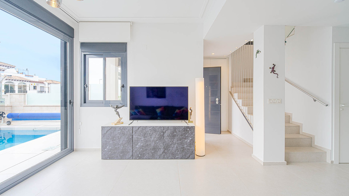 Huis te koop in Punta Prima | 4 slaapkamers H5378116