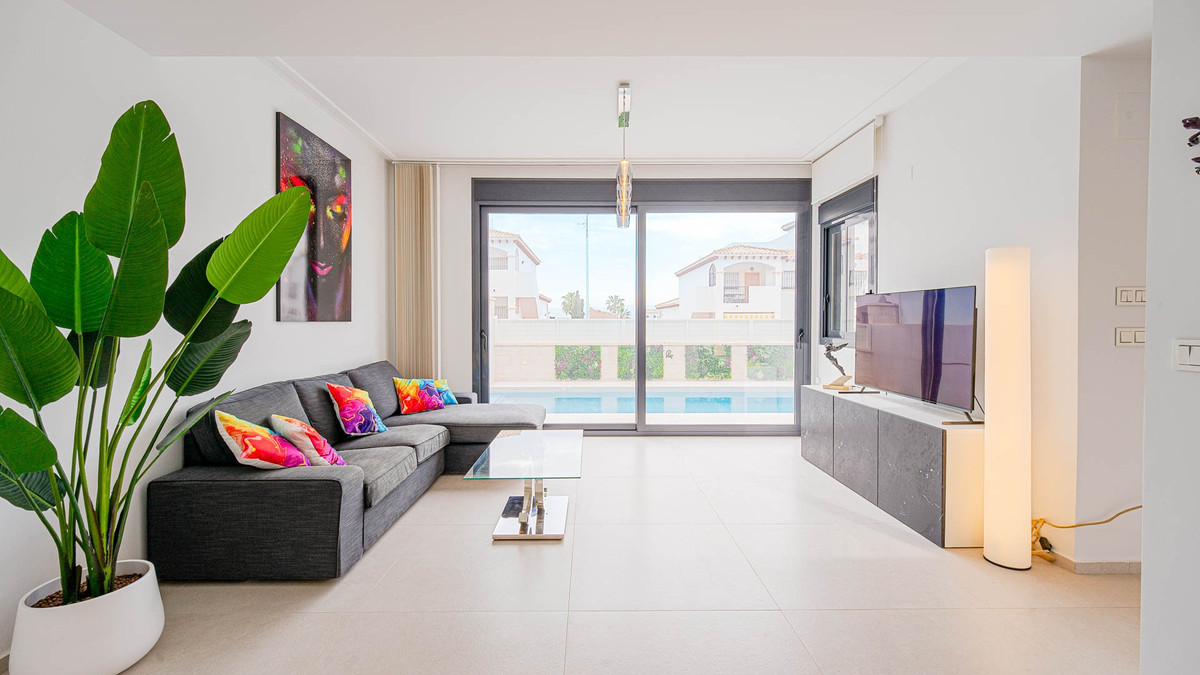 Huis te koop in Punta Prima | 4 slaapkamers H5378116