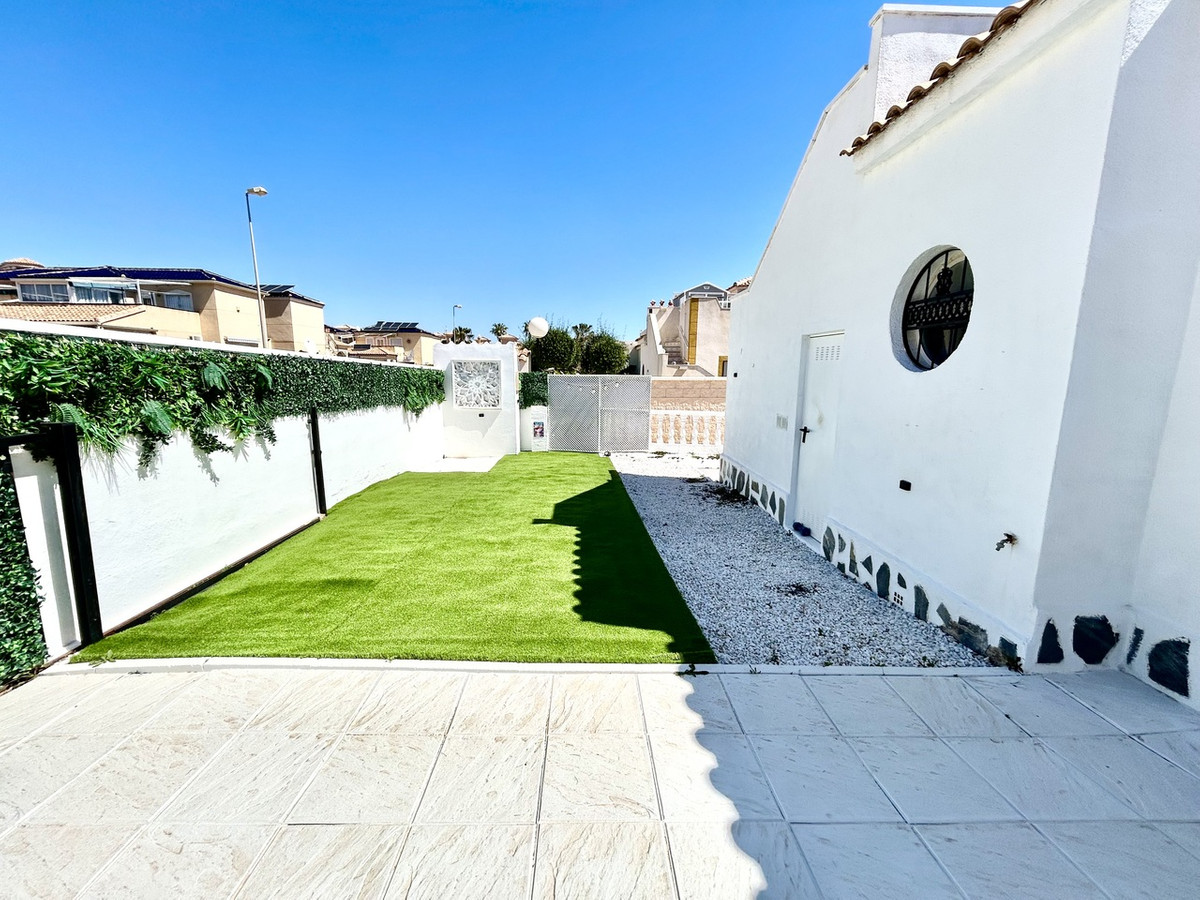 Huis te koop in Punta Prima | 2 slaapkamers H5380309