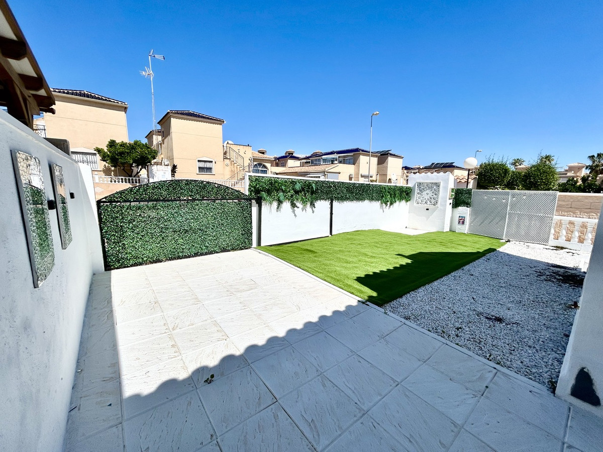 Huis te koop in Punta Prima | 2 slaapkamers H5380309