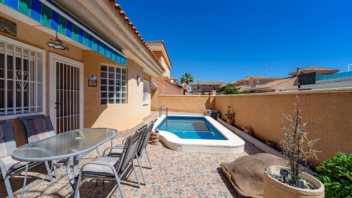 Huis te koop in Punta Prima | 2 slaapkamers H5382352