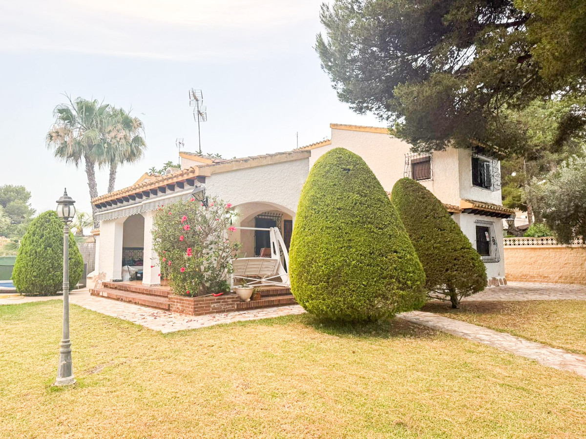 Huis te koop in Punta Prima | 4 slaapkamers H5425450