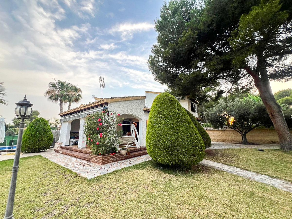 Huis te koop in Punta Prima | 4 slaapkamers H5425450