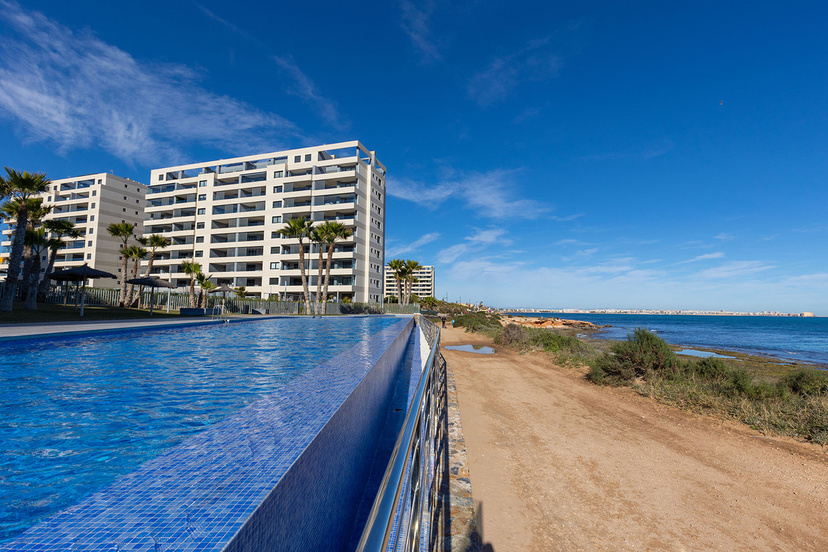 Huis te koop in Punta Prima | 2 slaapkamers H5432524