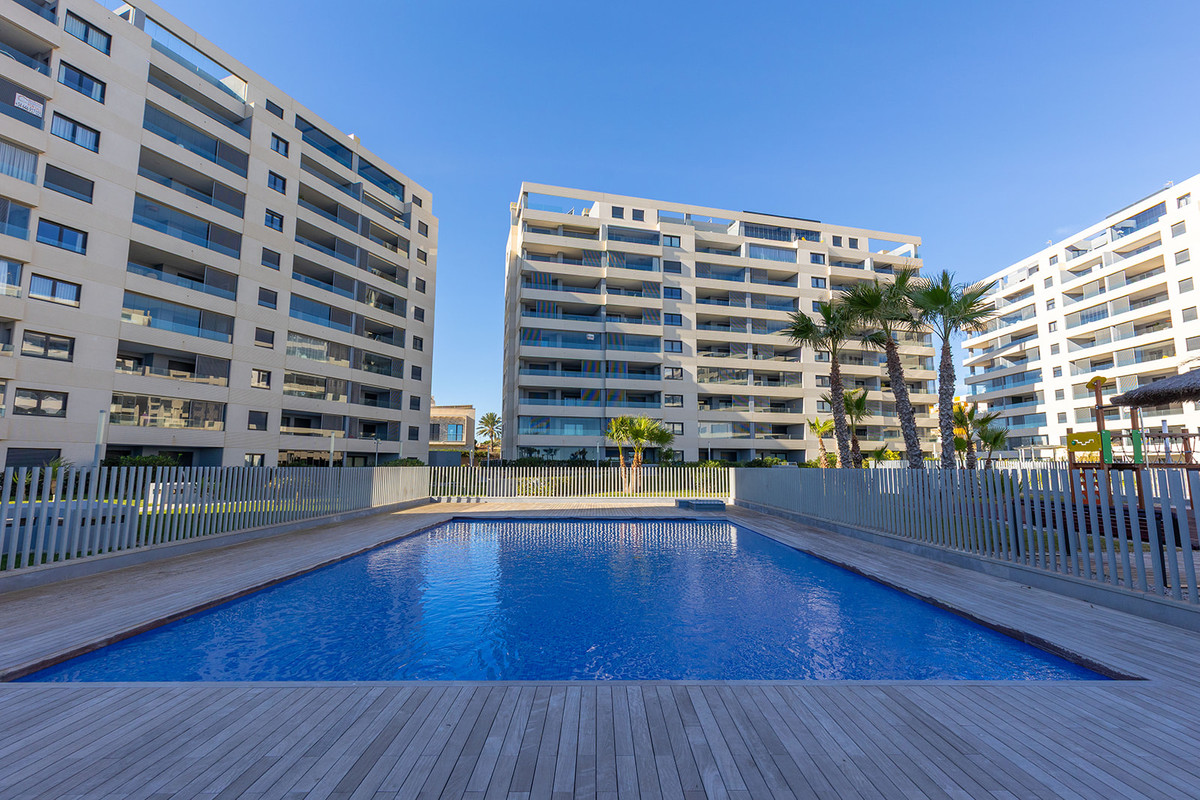 Huis te koop in Punta Prima | 2 slaapkamers H5432524