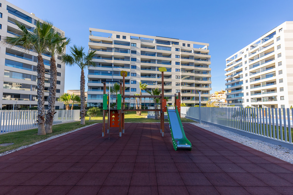 Huis te koop in Punta Prima | 2 slaapkamers H5432524