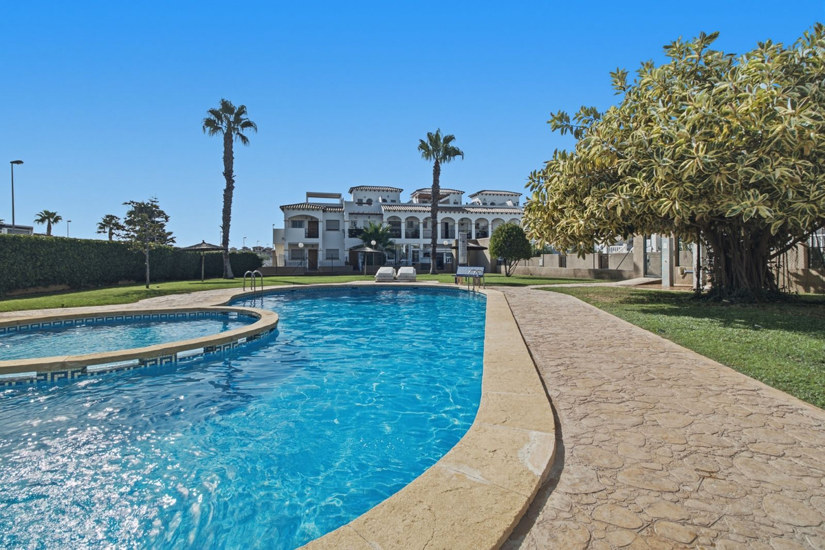 Huis te koop in Punta Prima | 2 slaapkamers H5462983