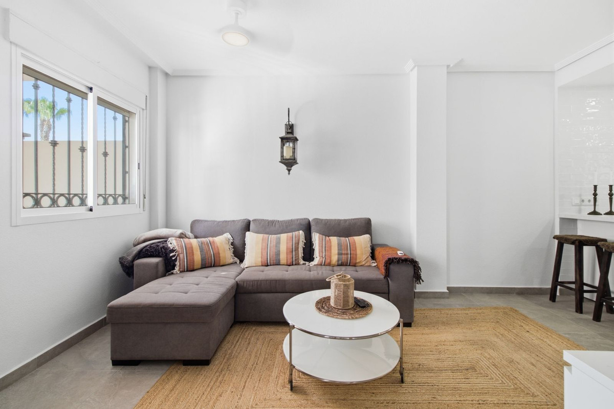 Huis te koop in Punta Prima | 2 slaapkamers H5462983