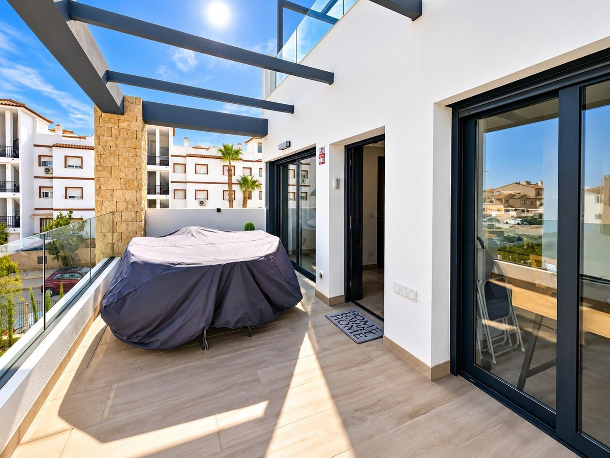 Bungalow te koop in Punta Prima | 3 slaapkamers H5506822