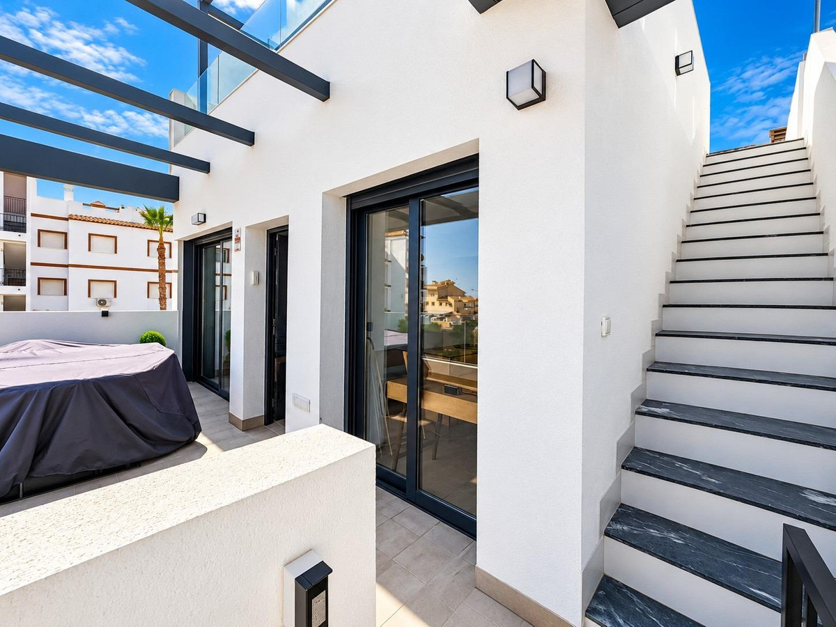 Bungalow te koop in Punta Prima | 3 slaapkamers H5506822