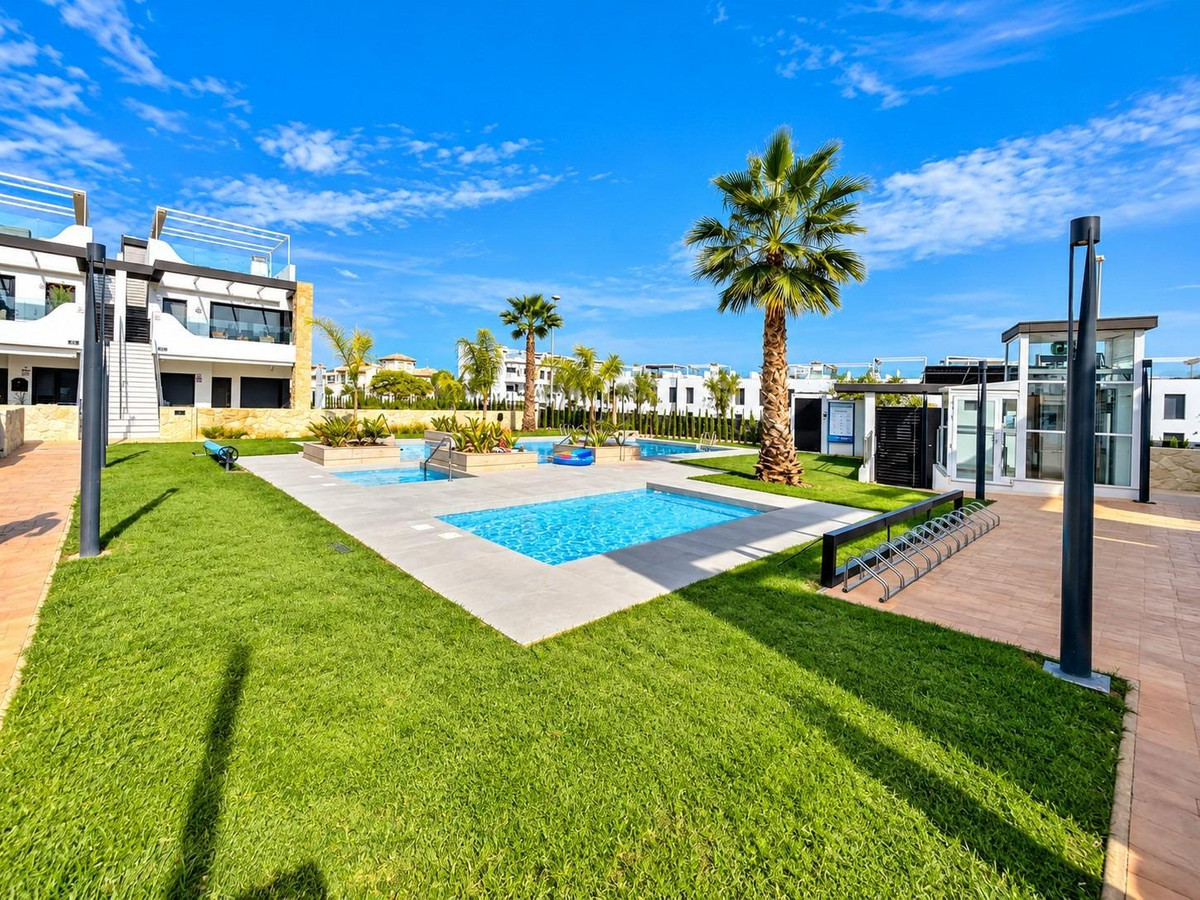 Bungalow te koop in Punta Prima | 3 slaapkamers H5506822