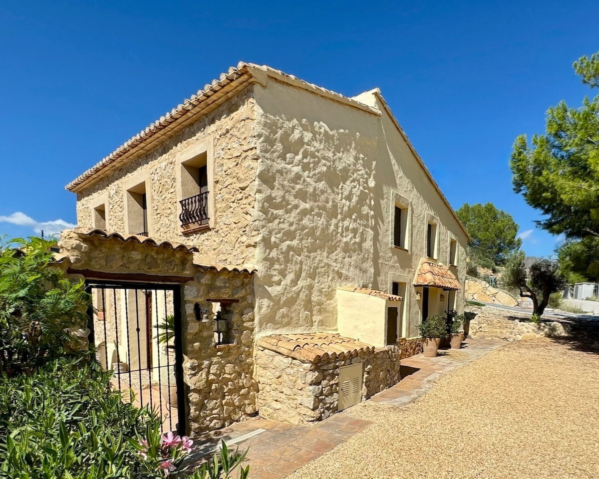 Property main view 40