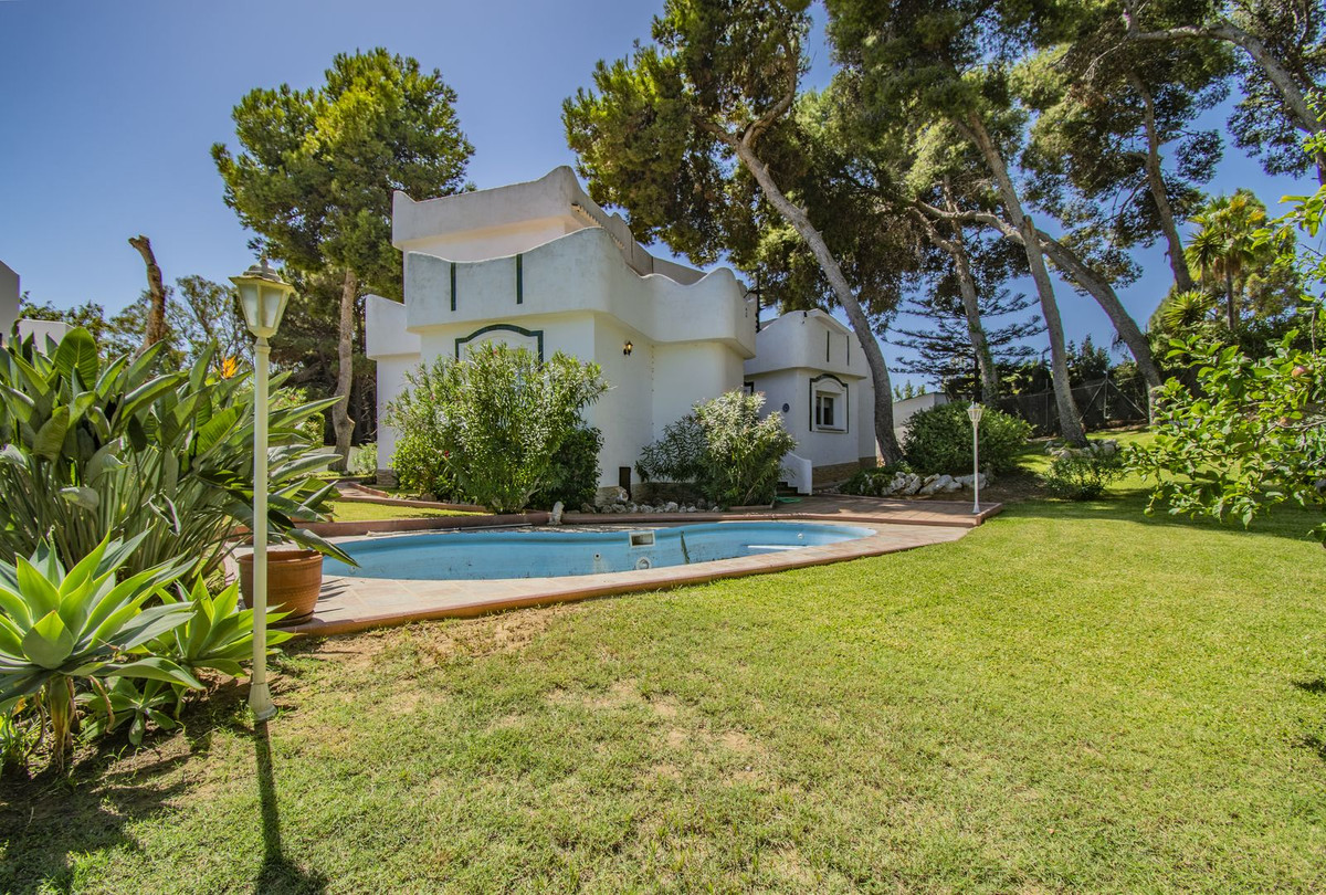 Vrijstaande Villa in Reserva de Marbella-1