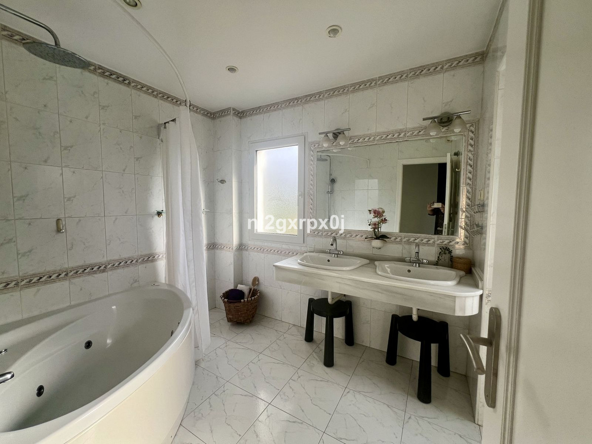 Huis te koop in Reserva de Marbella | 3 slaapkamers H5194060