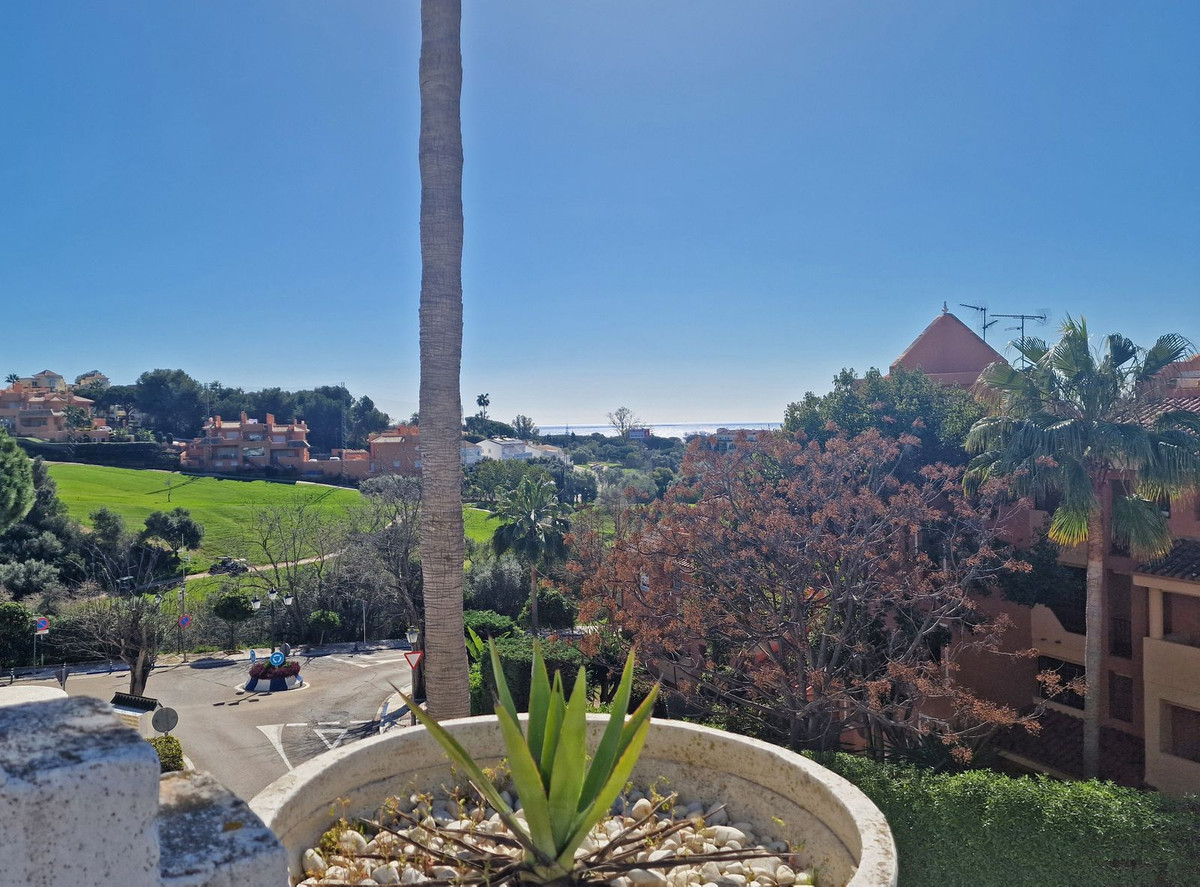 Huis te koop in Reserva de Marbella | 3 slaapkamers H5254966