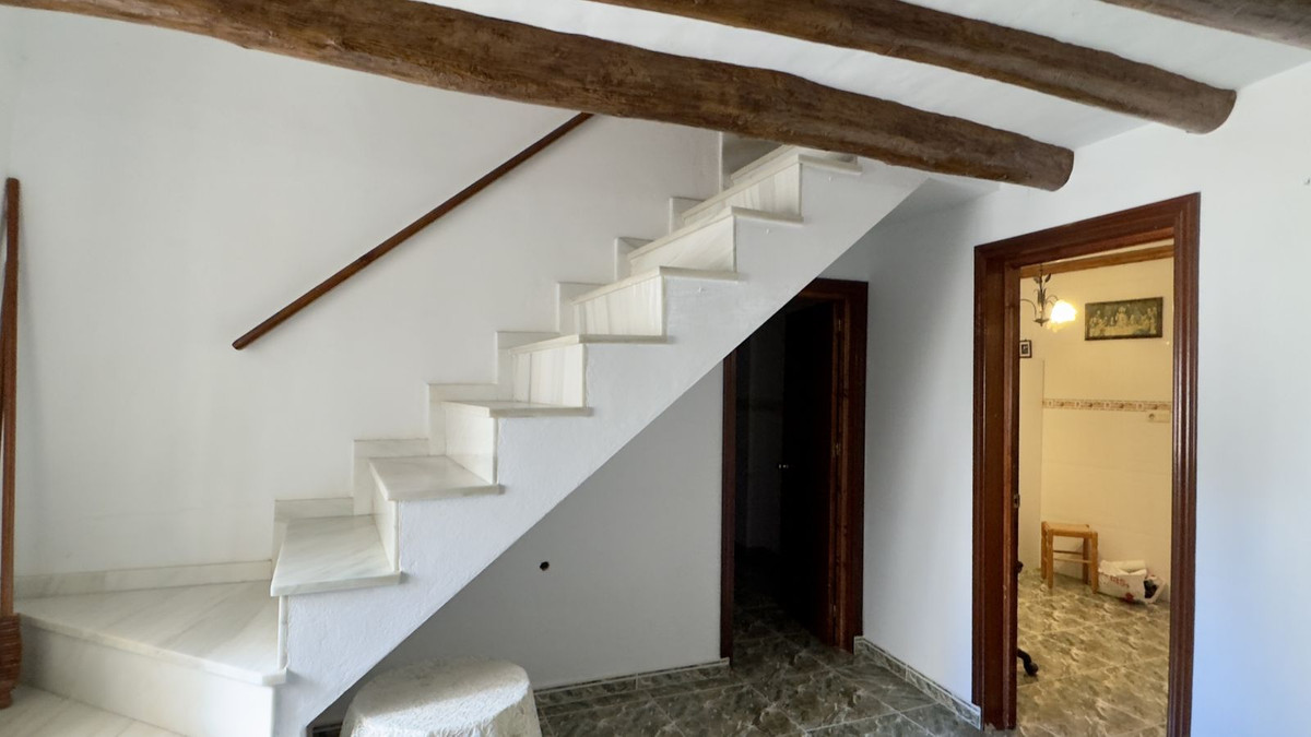 Geschakelde Woning in Riogordo-19