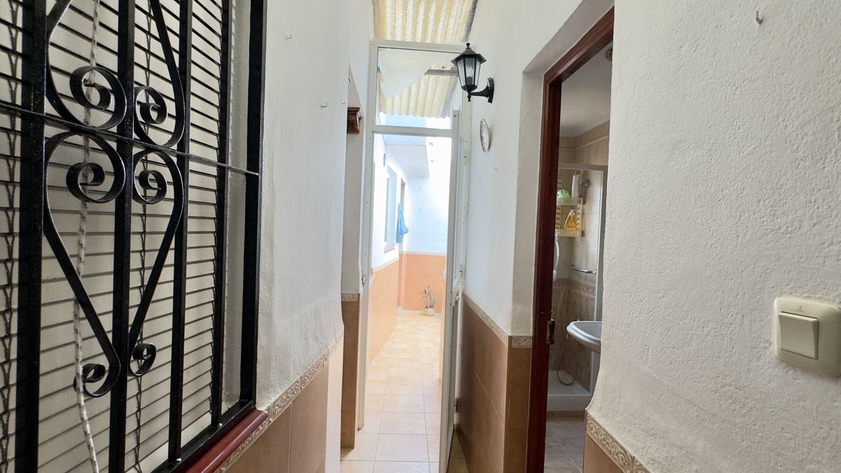 Geschakelde Woning in Riogordo-26