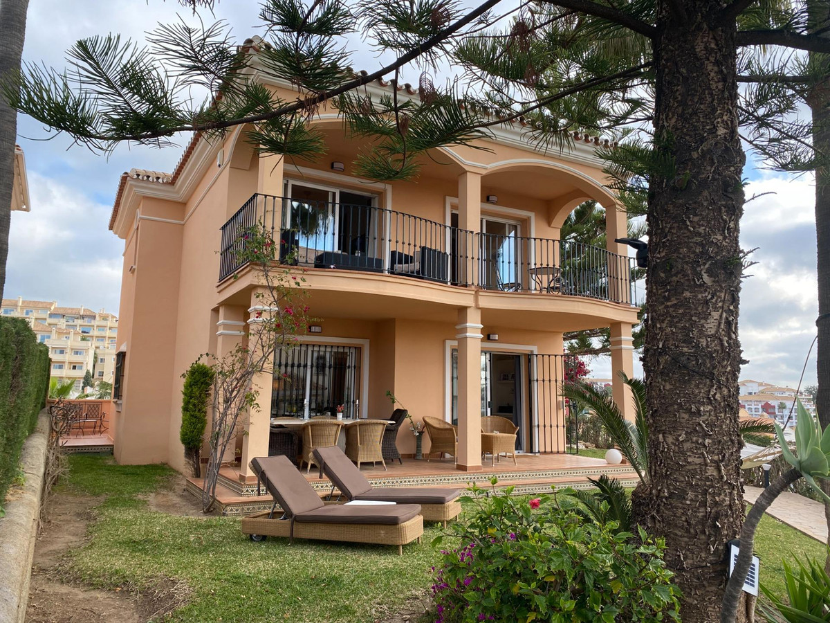 Vrijstaande Villa in Riviera del Sol-1