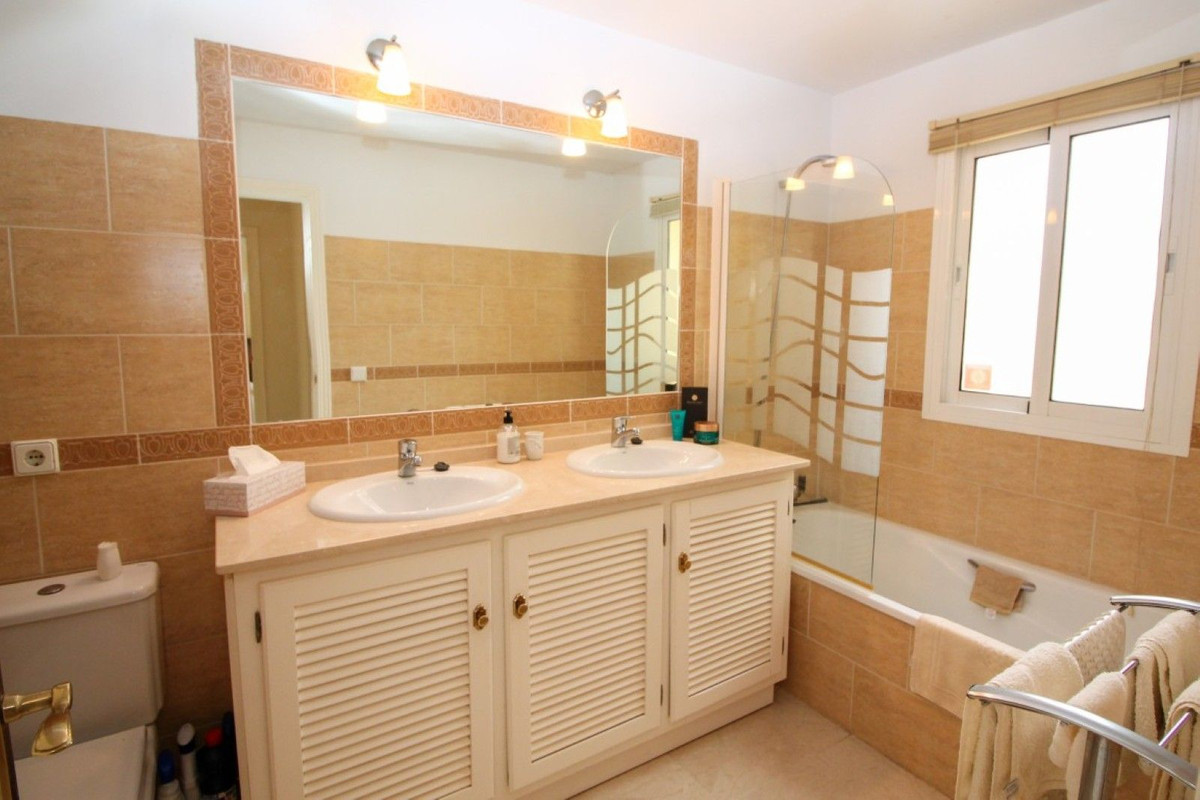 Semi-Vrijstaande Villa in Riviera del Sol-24