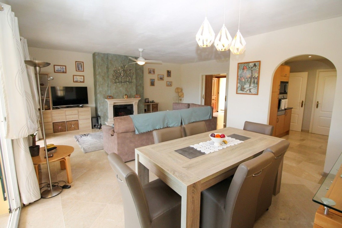 Semi-Vrijstaande Villa in Riviera del Sol-6