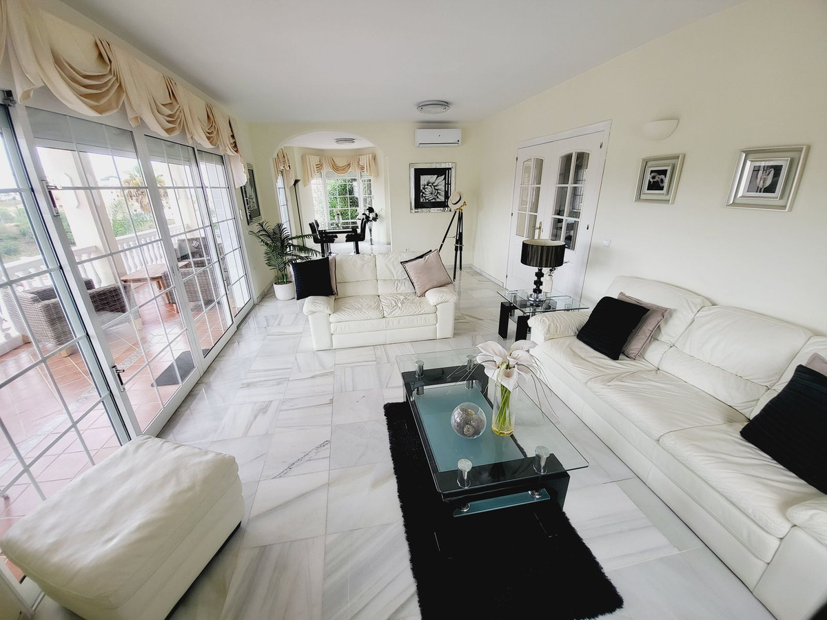 Vrijstaande Villa in Riviera del Sol-2
