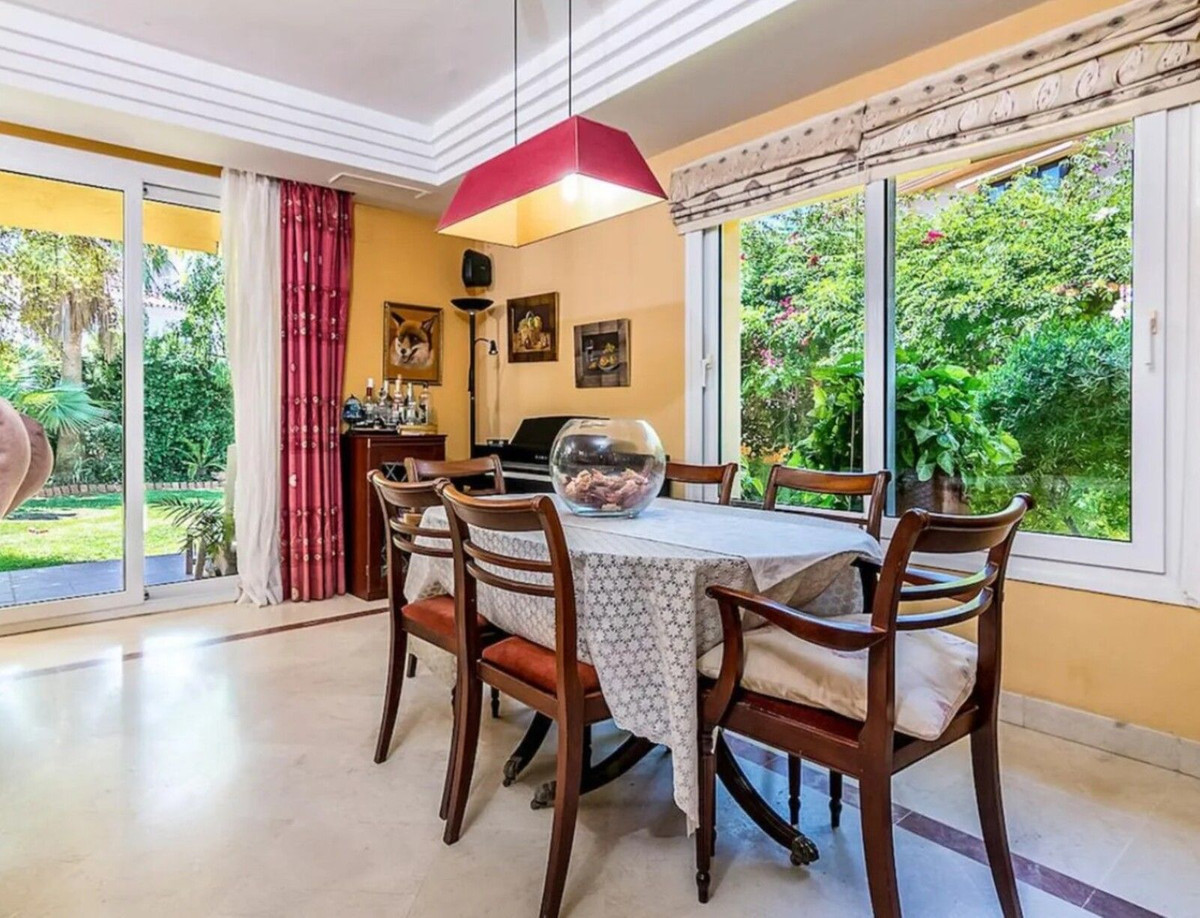 Huis te koop in Riviera del Sol | 4 slaapkamers H5350978