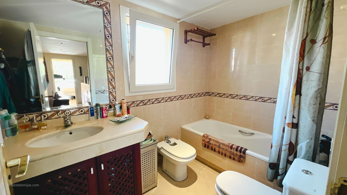 Huis te koop in Riviera del Sol | 4 slaapkamers H5351314