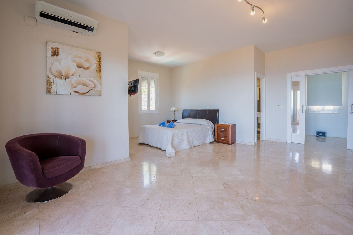 Huis te koop in Riviera del Sol | 6 slaapkamers H5432296