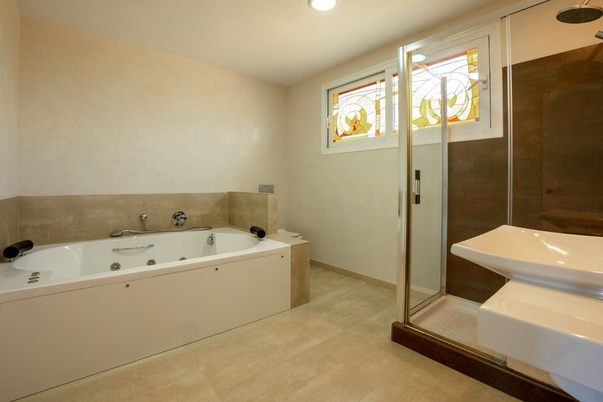 Huis te koop in Riviera del Sol | 6 slaapkamers H5432296