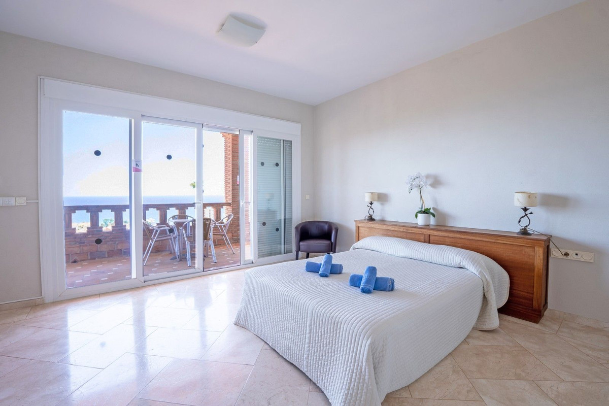 Huis te koop in Riviera del Sol | 6 slaapkamers H5432296