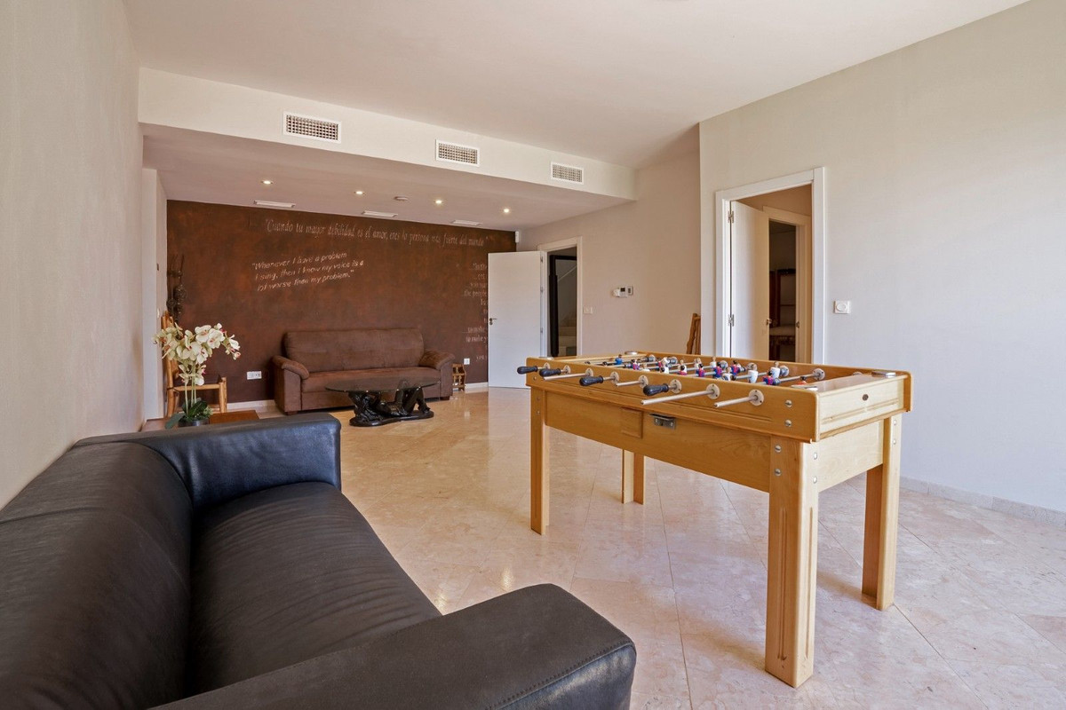 Huis te koop in Riviera del Sol | 6 slaapkamers H5432296
