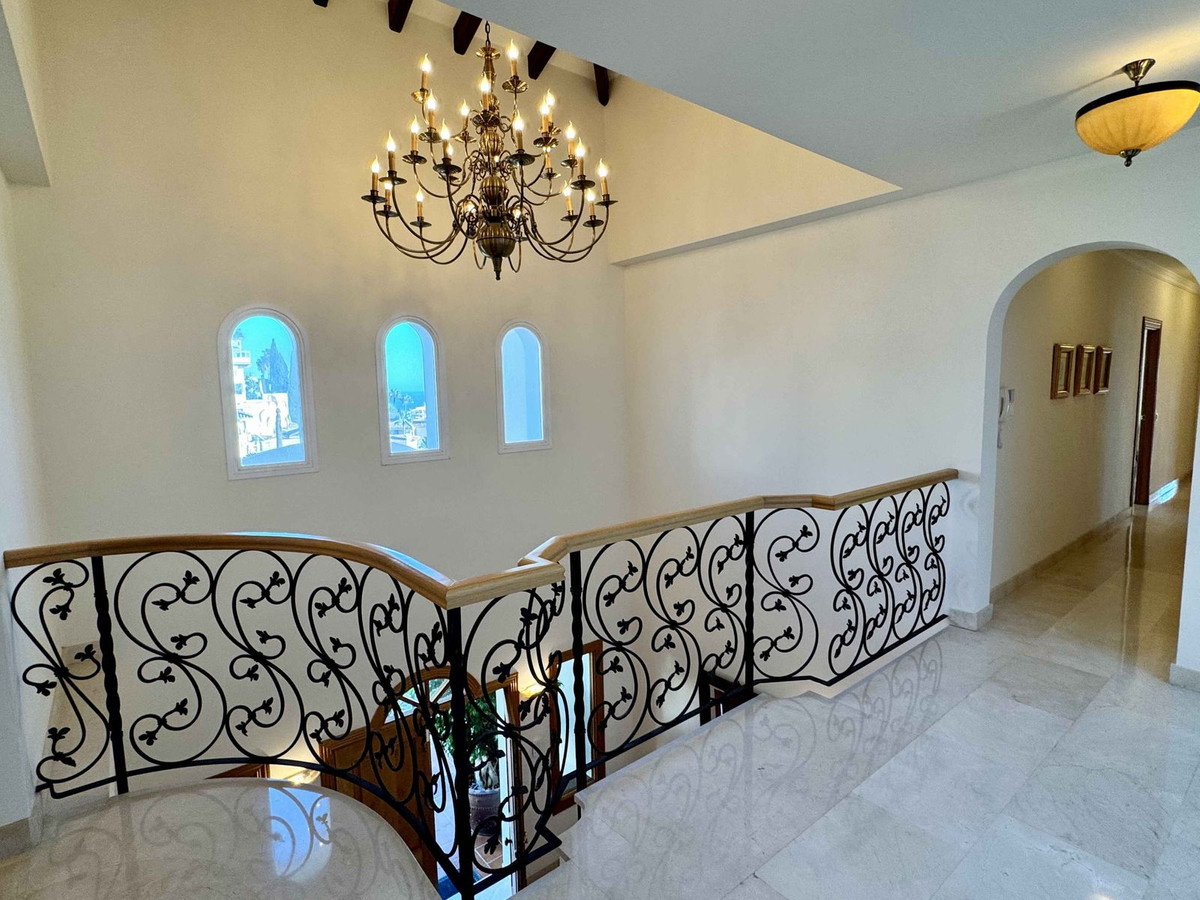 Huis te koop in Riviera del Sol | 6 slaapkamers H5500480