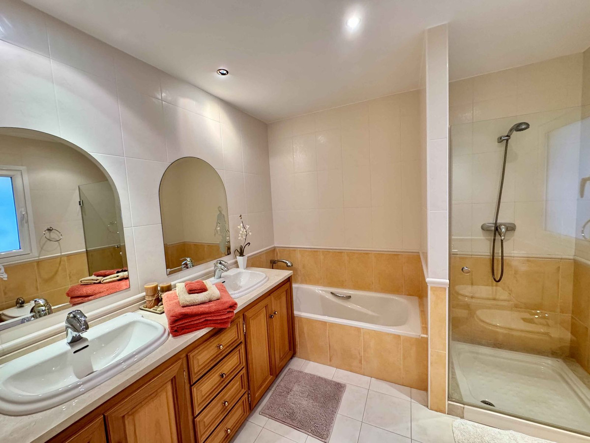 Huis te koop in Riviera del Sol | 6 slaapkamers H5500480