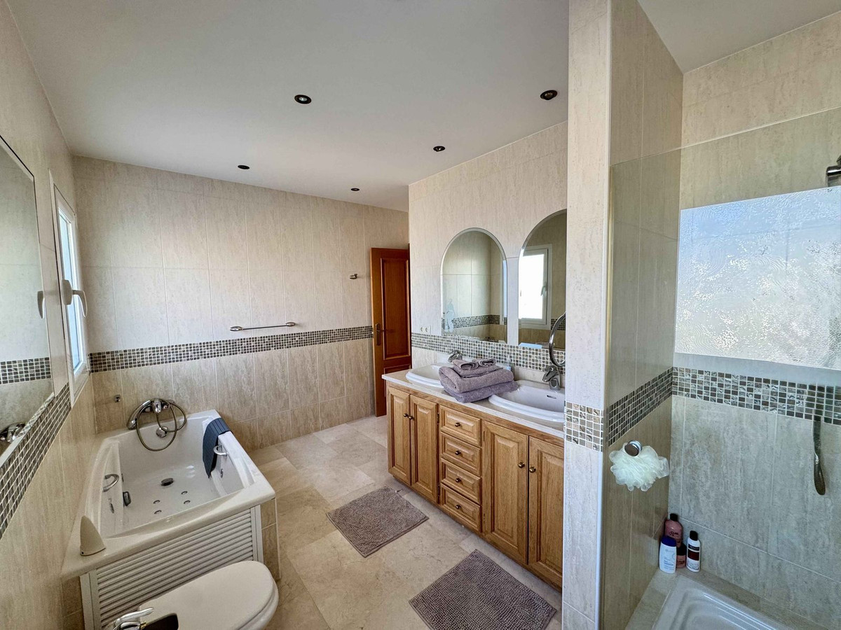 Huis te koop in Riviera del Sol | 6 slaapkamers H5500480