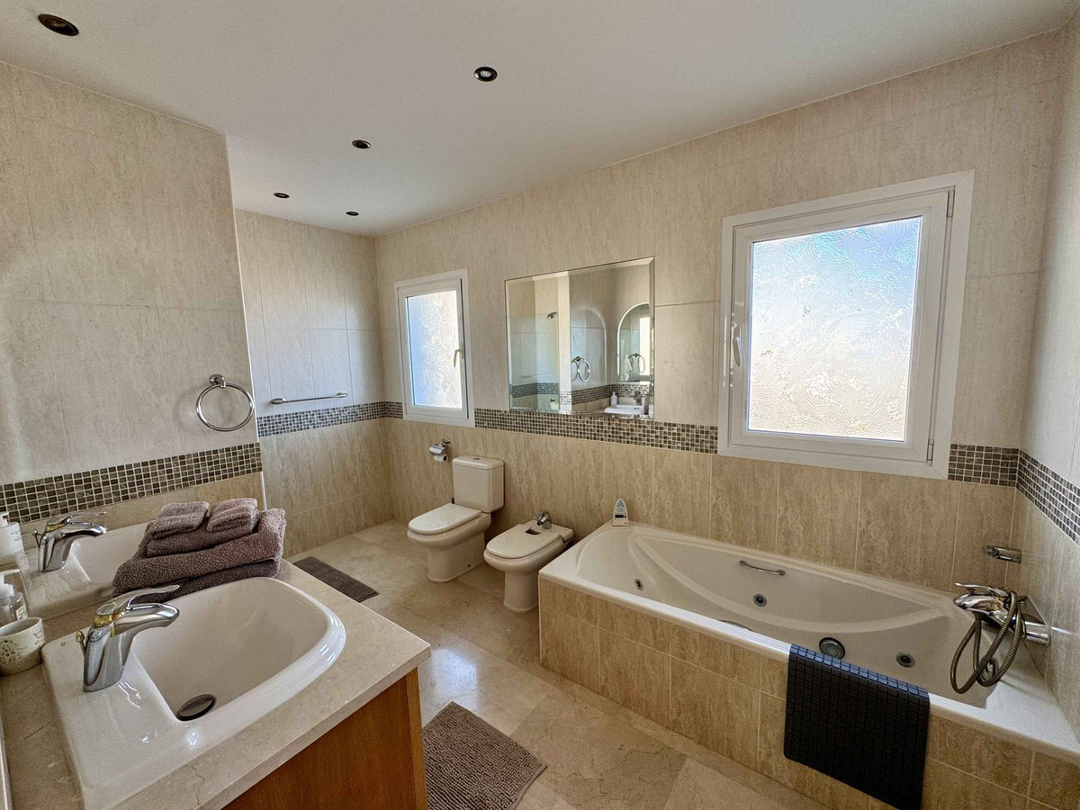 Huis te koop in Riviera del Sol | 6 slaapkamers H5500480