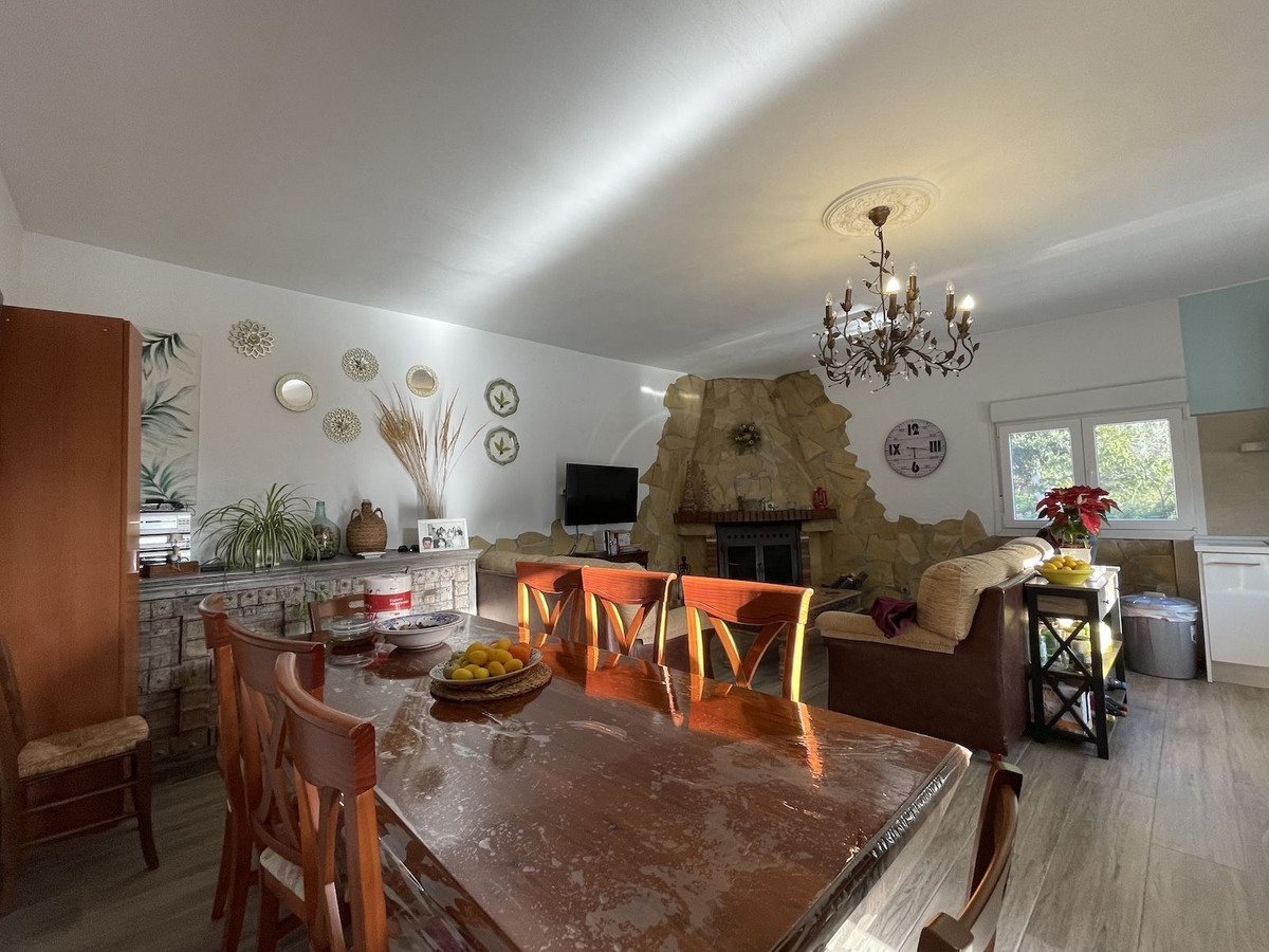 Vrijstaande Villa in Río de la Miel-12