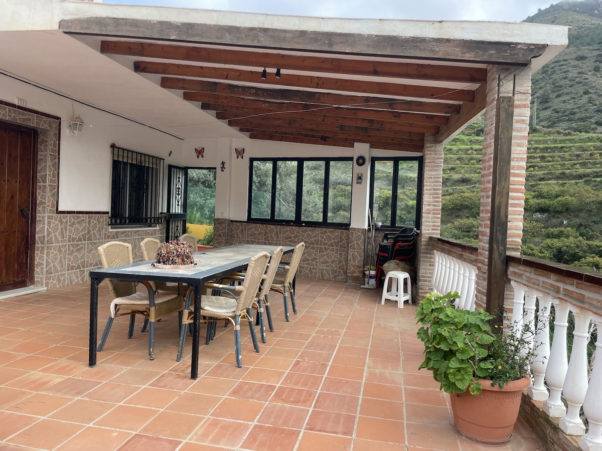 Semi-Vrijstaande Villa in Río de la Miel-1