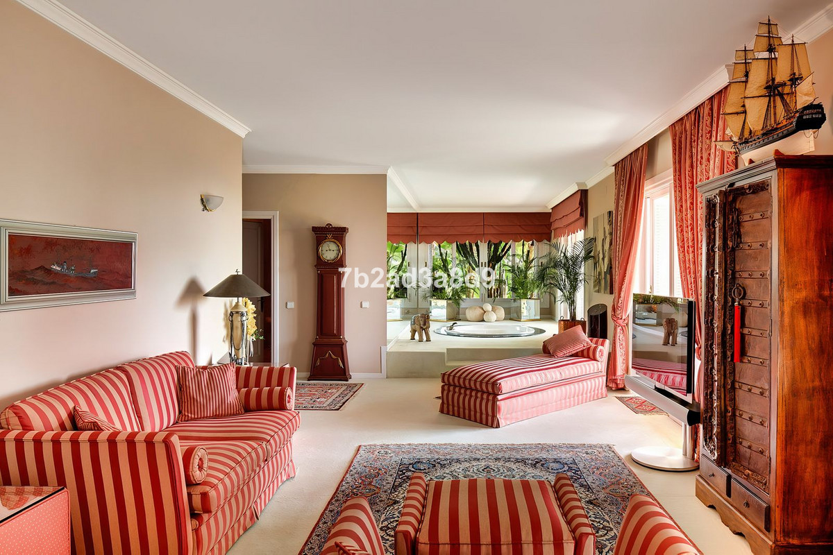 Huis te koop in Río Real | 10 slaapkamers H5244235