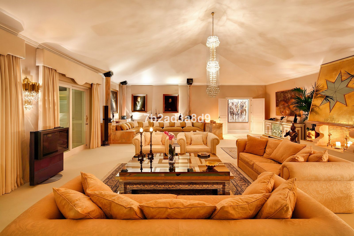 Huis te koop in Río Real | 10 slaapkamers H5244235