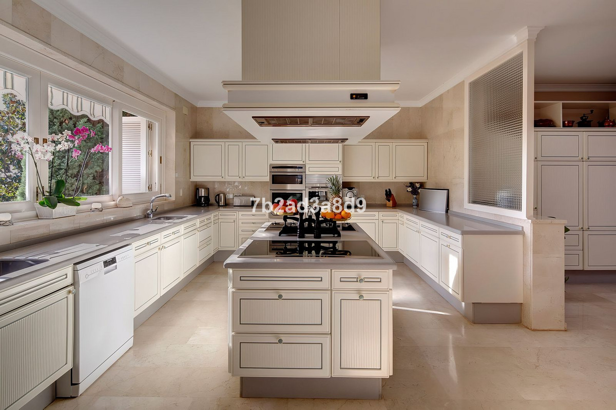 Huis te koop in Río Real | 10 slaapkamers H5244235