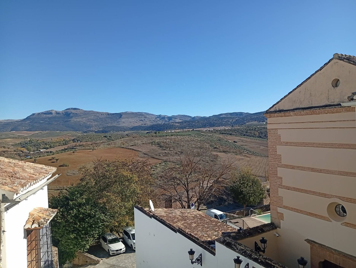 Geschakelde Woning te koop in Ronda | 6 slaapkamers H5237149