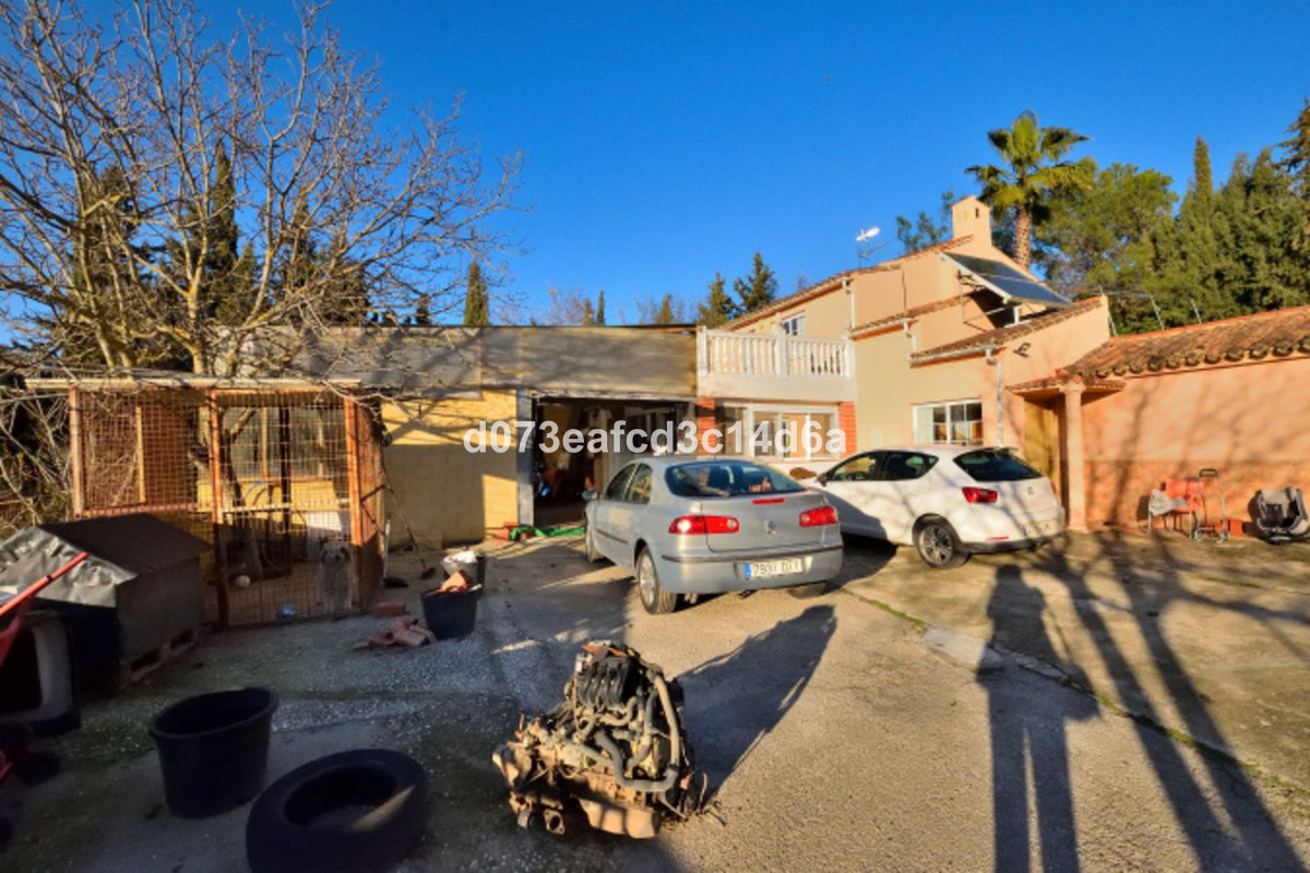 Finca - Cortijo te koop in Ronda | 3 slaapkamers H5438392
