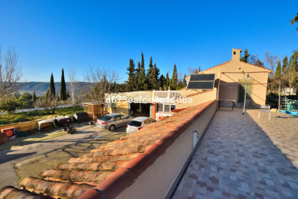 Finca - Cortijo te koop in Ronda | 3 slaapkamers H5438392