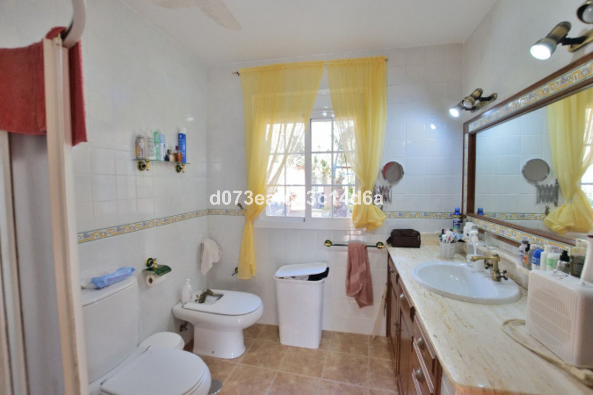 Finca - Cortijo te koop in Ronda | 3 slaapkamers H5438392