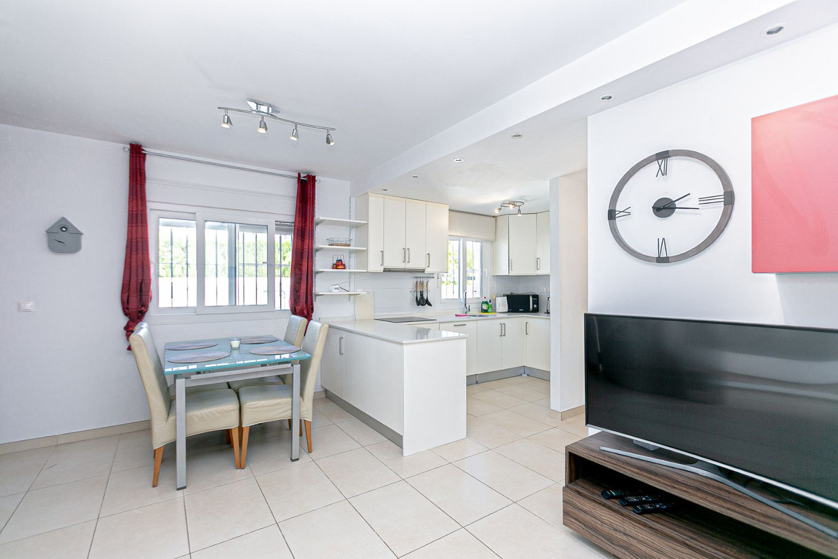 Huis te koop in San Fulgencio | 4 slaapkamers H5349646