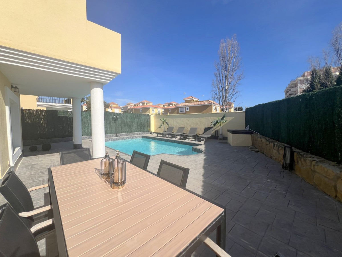 Vrijstaande Villa in San Luis de Sabinillas-23