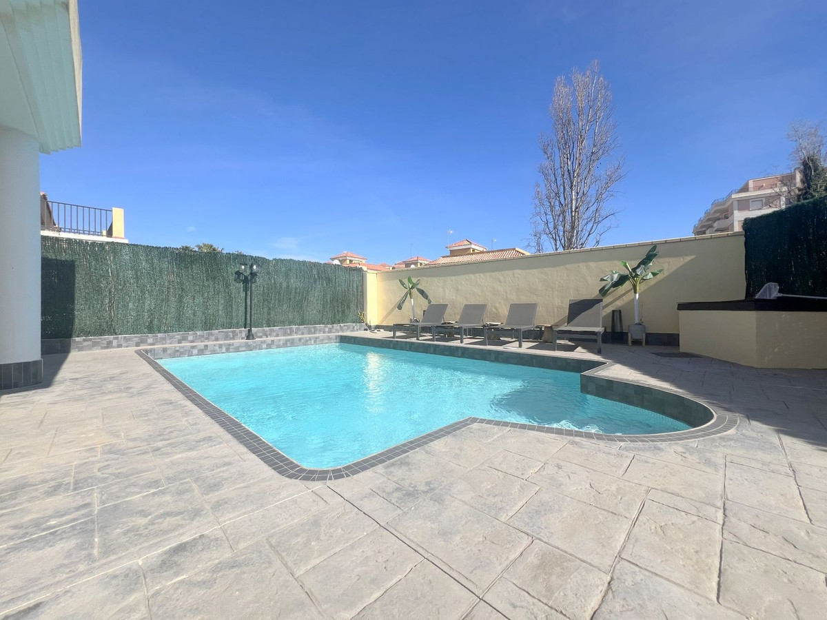 Vrijstaande Villa in San Luis de Sabinillas-24