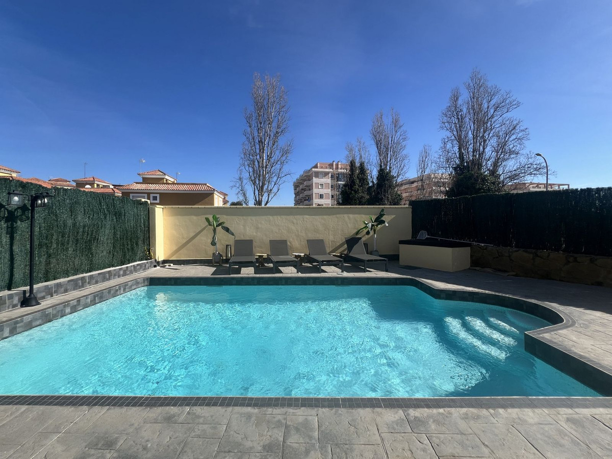 Vrijstaande Villa in San Luis de Sabinillas-25