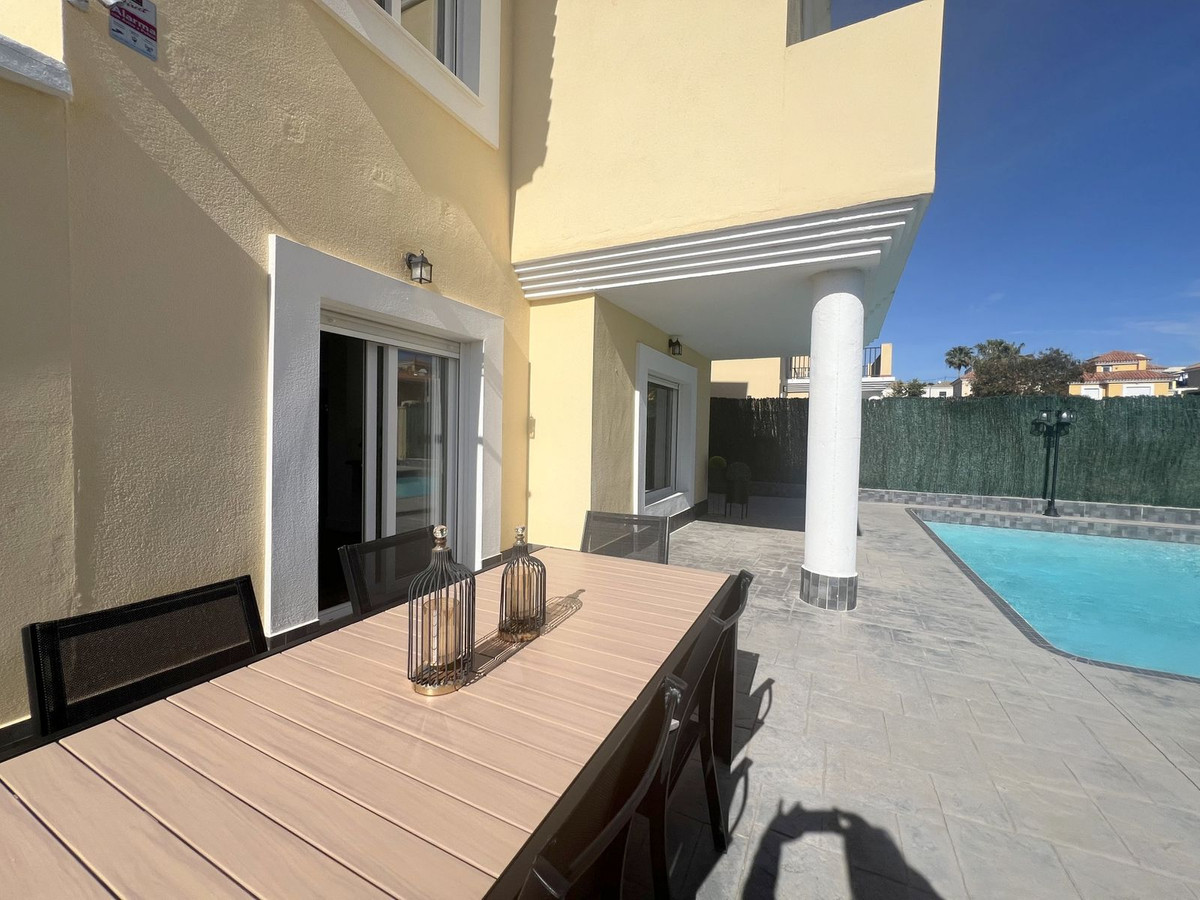 Vrijstaande Villa in San Luis de Sabinillas-29